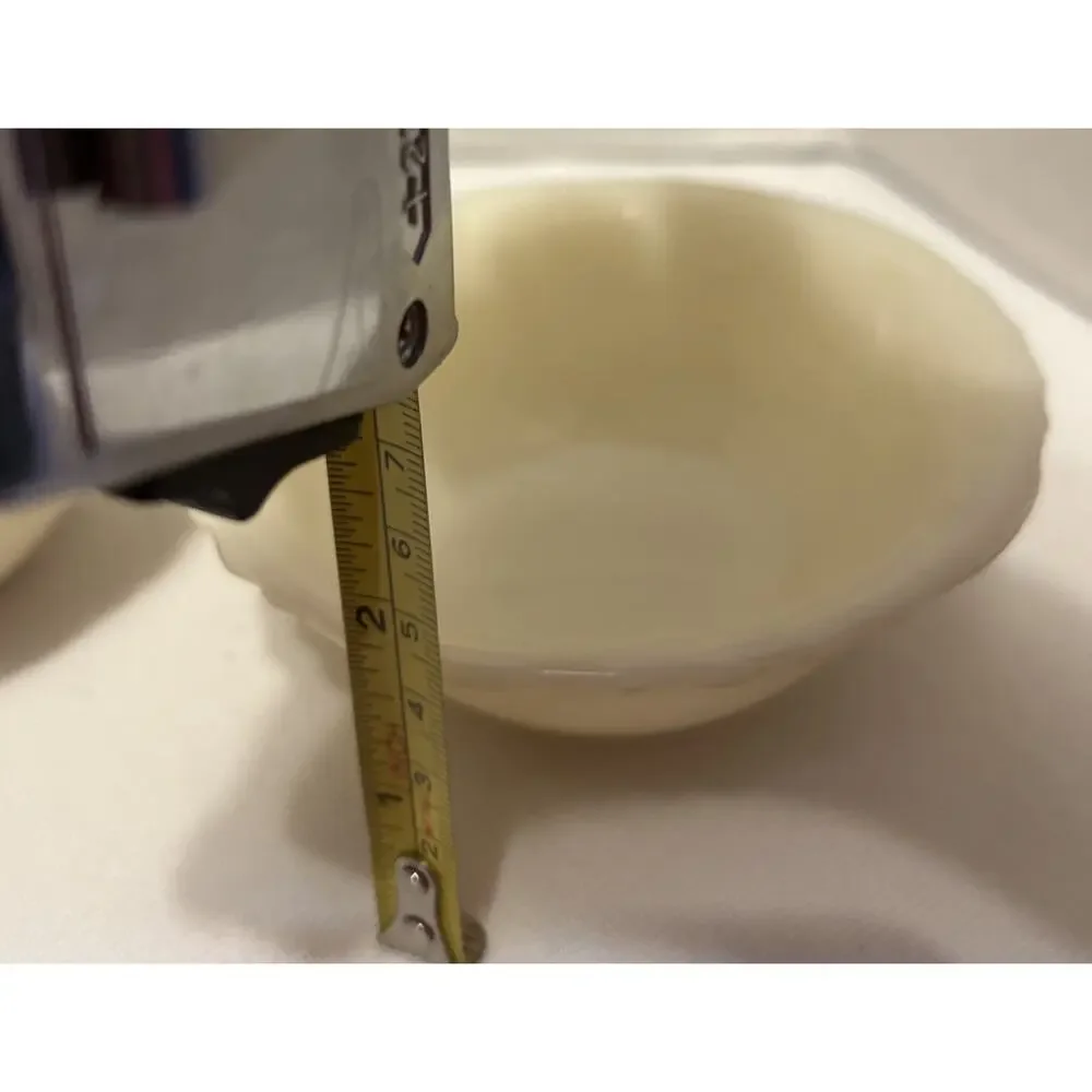 4 McKee Uranium Custard Ivory Laurel Wreath Glass Berry Bowls